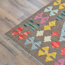 Load image into Gallery viewer, Hand-Woven Flat-Weave Traditional Design Handmade Wool Rug (Size 3.5 X 5.1) Cwral-11055