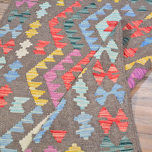 Load image into Gallery viewer, Hand-Woven Flat-Weave Traditional Design Handmade Wool Rug (Size 3.5 X 5.1) Cwral-11055