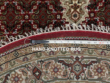 Load image into Gallery viewer, Hand-Knotted Oriental Wool &amp; Silk Mahi Design Handmade Round Rug (Size 6.0 X 6.0) Cwral-11058