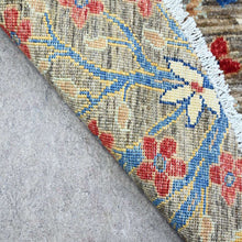 Load image into Gallery viewer, Hand-Knotted Paradise Birds Design Round Handmade Wool  Rug (Size 5.10 X 5.11) Cwral-11067