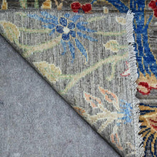 Load image into Gallery viewer, Hand-Knotted Paradise Birds Design Handmade Wool  Rug (Size 5.11 X 8.6) Cwral-11079