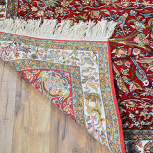 Load image into Gallery viewer, Hand-Knotted Kashmiri Silk Traditional Design Handmade Rug (Size 2.6 X 4.4) Cwral-11130