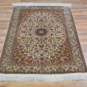 Hand-Knotted Kashmiri Silk Traditional Design Handmade Rug (Size 2.7 X 4.0) Cwral-11136