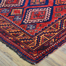 Load image into Gallery viewer, Hand-Knotted Tribal Vintage Shiraz Design Handmade Wool Rug (Size 4.8 X 9.10) Cwral-11418