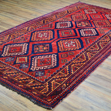 Load image into Gallery viewer, Hand-Knotted Tribal Vintage Shiraz Design Handmade Wool Rug (Size 4.8 X 9.10) Cwral-11418