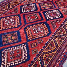 Load image into Gallery viewer, Hand-Knotted Tribal Vintage Shiraz Design Handmade Wool Rug (Size 4.8 X 9.10) Cwral-11418