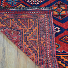 Load image into Gallery viewer, Hand-Knotted Tribal Vintage Shiraz Design Handmade Wool Rug (Size 4.8 X 9.10) Cwral-11418