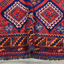 Load image into Gallery viewer, Hand-Knotted Tribal Vintage Shiraz Design Handmade Wool Rug (Size 4.8 X 9.10) Cwral-11418