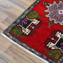 Load image into Gallery viewer, Hand-Knotted Vintage Traditional Turkish Design Handmade Rug (Size 1.7 X 3.0) Cwral-11529