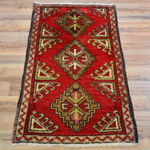 Load image into Gallery viewer, Hand-Knotted Vintage Traditional Turkish Design Handmade Rug (Size 1.8 X 3.4) Cwral-11535