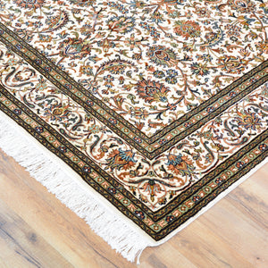 Hand-Knotted Traditional Design Kashmiri Silk Handmade Rug (Size 4.0 X 6.0) Cwral-11679