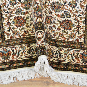 Hand-Knotted Traditional Design Kashmiri Silk Handmade Rug (Size 4.0 X 6.0) Cwral-11679