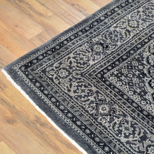 Load image into Gallery viewer, Hand-Knotted Traditional Mehi Design Oriental Handmade Rug (Size 6.0 X 8.10) Cwral-11745