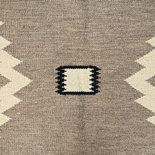 Load image into Gallery viewer, Hand-Woven Reversible Southwestern Design Handmade Kilim Rug (Size 5.1 X 7.0) Cwral-11811