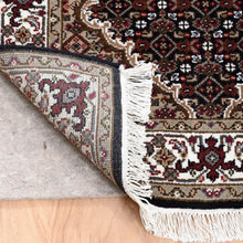 Load image into Gallery viewer, Hand-Knotted Traditional Design Oriental Handmade Wool &amp; Silk Rug (Size 2.7 X 10.0) Cwral-11853