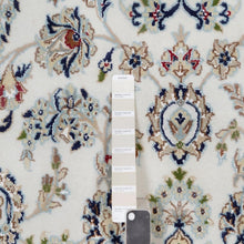 Load image into Gallery viewer, Hand-Knotted Fine Traditional Design Oriental Handmade Wool/Silk Rug (Size 6.0 X 9.1) Cwral-11898