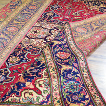 Load image into Gallery viewer, Center medallion detail of Vintage Persian Oriental rug, hand-knotted, red and multicolor — Classic World Rugs Santa Fe