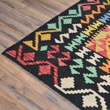 Load image into Gallery viewer, Hand-Woven Reversible Traditional Design Handmade Kilim Rug (Size 8.4 X 9.7) Cwral-10782