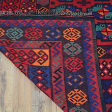 Load image into Gallery viewer, Hand-Woven Reversible Traditional Design Handmade Kilim Rug (Size 6.6 X 9.8) Cwral-10788