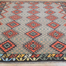 Load image into Gallery viewer, Hand-Woven Reversible Traditional Design Handmade Kilim Rug (Size 6.9 X 9.5) Cwral-10791