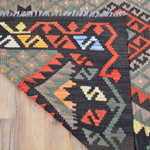 Load image into Gallery viewer, Hand-Woven Reversible Traditional Design Handmade Kilim Rug (Size 6.9 X 9.5) Cwral-10791