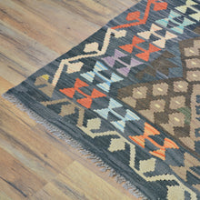 Load image into Gallery viewer, Hand-Woven Reversible Traditional Design Handmade Kilim Rug (Size 6.9 X 9.5) Cwral-10794