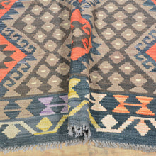 Load image into Gallery viewer, Hand-Woven Reversible Traditional Design Handmade Kilim Rug (Size 6.9 X 9.5) Cwral-10794