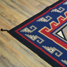 Load image into Gallery viewer, Hand-Woven Reversible Traditional Design Handmade Kilim Rug (Size 5.10 X 8.10) Cwral-10797