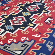 Load image into Gallery viewer, Hand-Woven Reversible Traditional Design Handmade Kilim Rug (Size 5.10 X 8.10) Cwral-10797