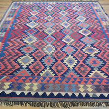 Load image into Gallery viewer, Hand-Woven Reversible Traditional Design Handmade Kilim Rug (Size 6.4 X 9.6) Cwral-10800