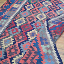 Load image into Gallery viewer, Hand-Woven Reversible Traditional Design Handmade Kilim Rug (Size 6.4 X 9.6) Cwral-10800