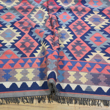 Load image into Gallery viewer, Hand-Woven Reversible Traditional Design Handmade Kilim Rug (Size 6.4 X 9.6) Cwral-10800