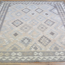 Load image into Gallery viewer, Hand-Woven Reversible Traditional Design Handmade Kilim Rug (Size 5.2 X 6.7) Cwral-10806