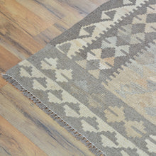 Load image into Gallery viewer, Hand-Woven Reversible Traditional Design Handmade Kilim Rug (Size 5.2 X 6.7) Cwral-10806