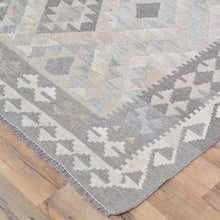 Load image into Gallery viewer, Hand-Woven Reversible Traditional Design Handmade Kilim Rug (Size 5.2 X 6.7) Cwral-10806