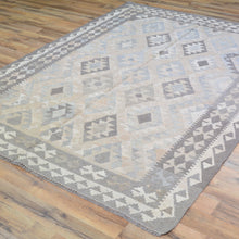 Load image into Gallery viewer, Hand-Woven Reversible Traditional Design Handmade Kilim Rug (Size 5.2 X 6.7) Cwral-10806