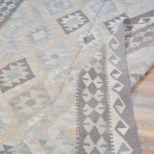 Load image into Gallery viewer, Hand-Woven Reversible Traditional Design Handmade Kilim Rug (Size 5.2 X 6.7) Cwral-10806