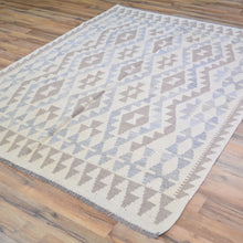 Load image into Gallery viewer, Hand-Woven Reversible Traditional Design Handmade Kilim Rug (Size 5.0 X 6.6) Cwral-10809