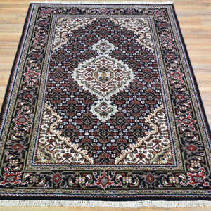 Hand-Knotted Mahi Design Handmade Wool Rug (Size 3.0 X 4.10) Cwral-10851