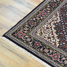 Load image into Gallery viewer, Hand-Knotted Mahi Design Handmade Wool Rug (Size 3.0 X 4.10) Cwral-10851