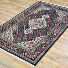 Load image into Gallery viewer, Hand-Knotted Mahi Design Handmade Wool Rug (Size 3.0 X 4.10) Cwral-10851