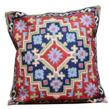 Load image into Gallery viewer, 16 x 16 Traditional Floral Design Handmade Wool Pillow Cover Cwpal-10003