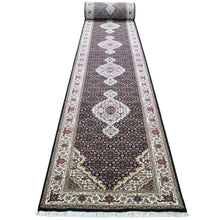Load image into Gallery viewer, Hand-Knotted Oriental Mahi Design Handmade Wool &amp; Silk Rug (Size 2.6 X 25.0) Cwral-10551