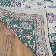 Load image into Gallery viewer, Hand-Knotted Handmade Traditional Floral Design Wool Rug (Size 8.11 X 11.9) Brral-2682