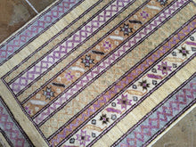 Load image into Gallery viewer, Peshawar Interior-Decorator Traditional Design Handmade Lovely Handknotted Real Wool Amazing Unique Rug