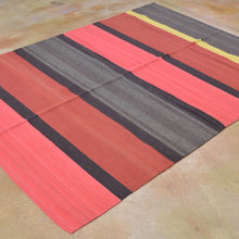 Load image into Gallery viewer, Hand-Woven Southwestern Reversible Kilim Wool Rug (Size 4.10 X 6.8) Brrsf-6180