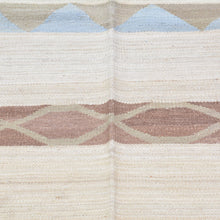 Load image into Gallery viewer, Hand-Woven Southwestern Reversible Kilim Wool Rug (Size 5.0 X 7.10) Brrsf-6183