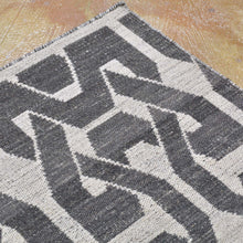 Load image into Gallery viewer, Hand-Woven Reversible Flatweave Modern Kilim Handmade Wool Rug (Size 5.1 X 7.3) Brral-3828