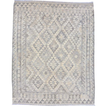 Load image into Gallery viewer, Oriental rugs, hand-knotted carpets, sustainable rugs, classic world oriental rugs, handmade, United States, interior design,  Brral-4431