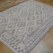Load image into Gallery viewer, Hand-Woven Southwestern Geometric Design Tribal Kilim Handmade Rug (Size 5.4 X 7.6) Cwral-4431